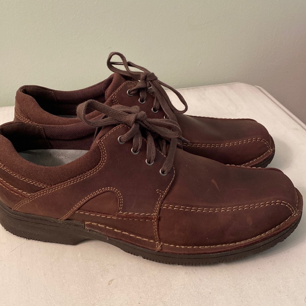 Clarks  brown leather shoes